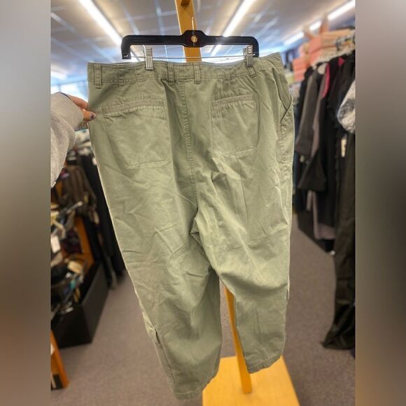 Jacks Cafe Sz. 20 Green Cargo Pants - Picture 3 of 4